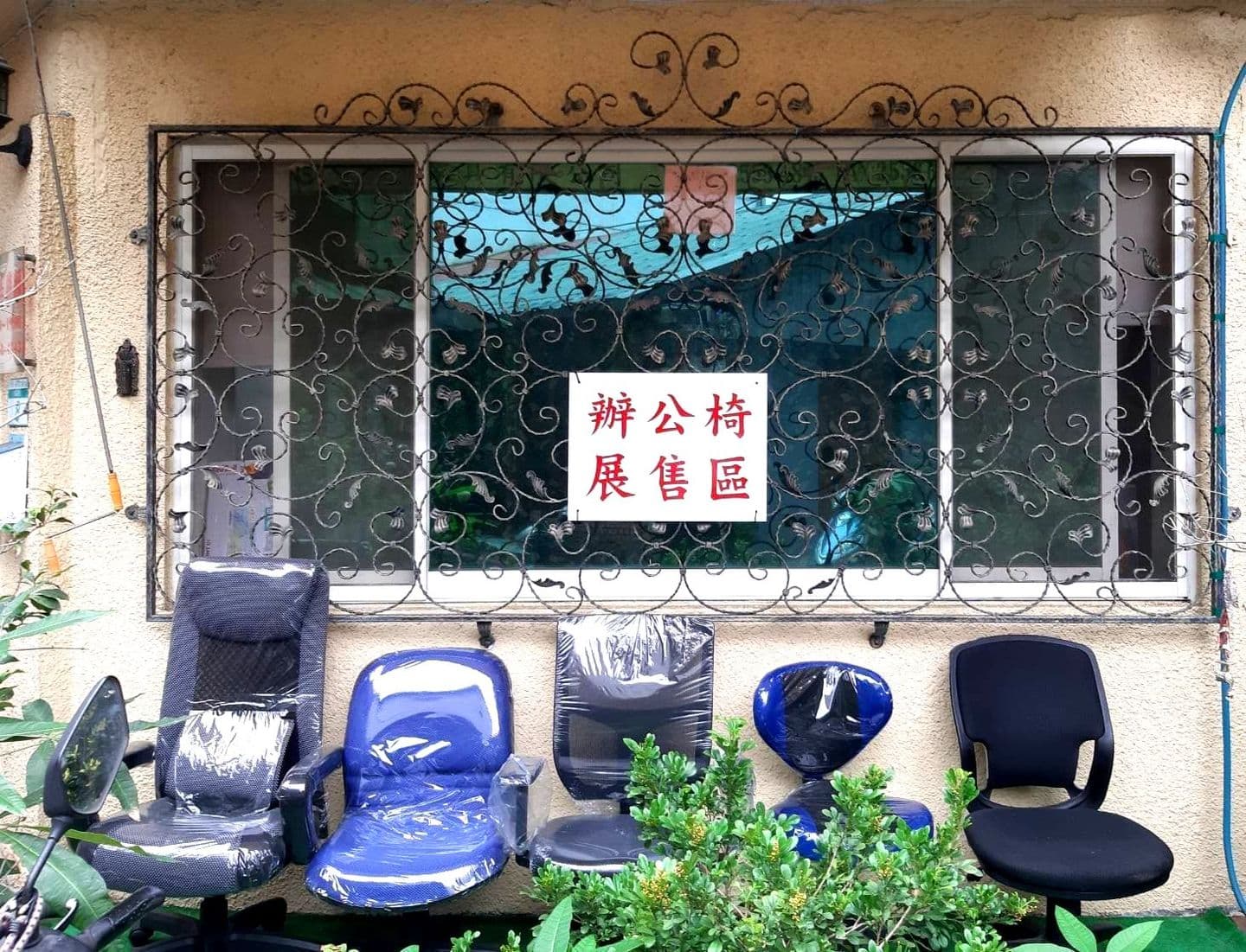 唐草の窓格子
