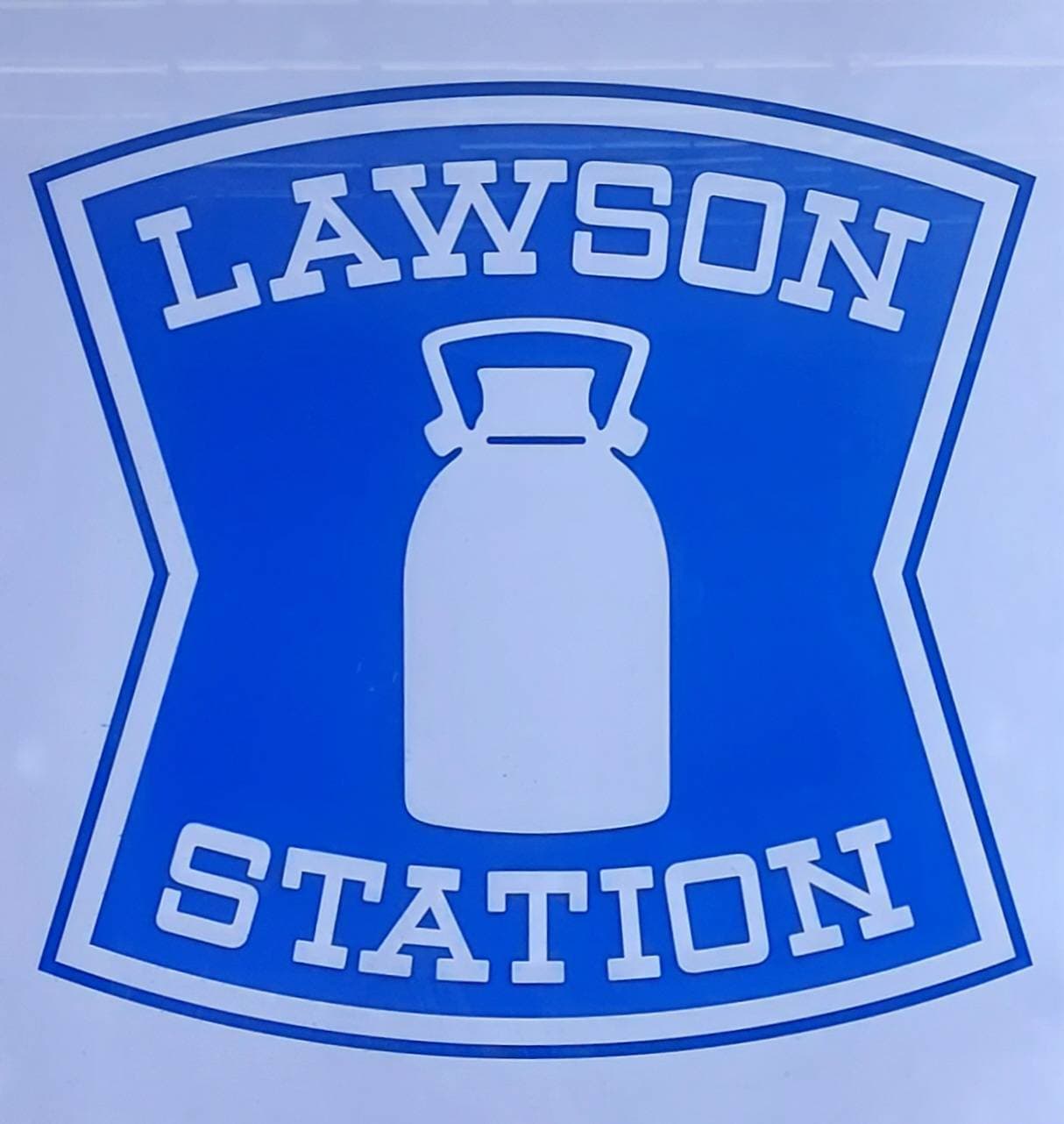 LAWSONの看板(LOWSON STATION ミルク缶)